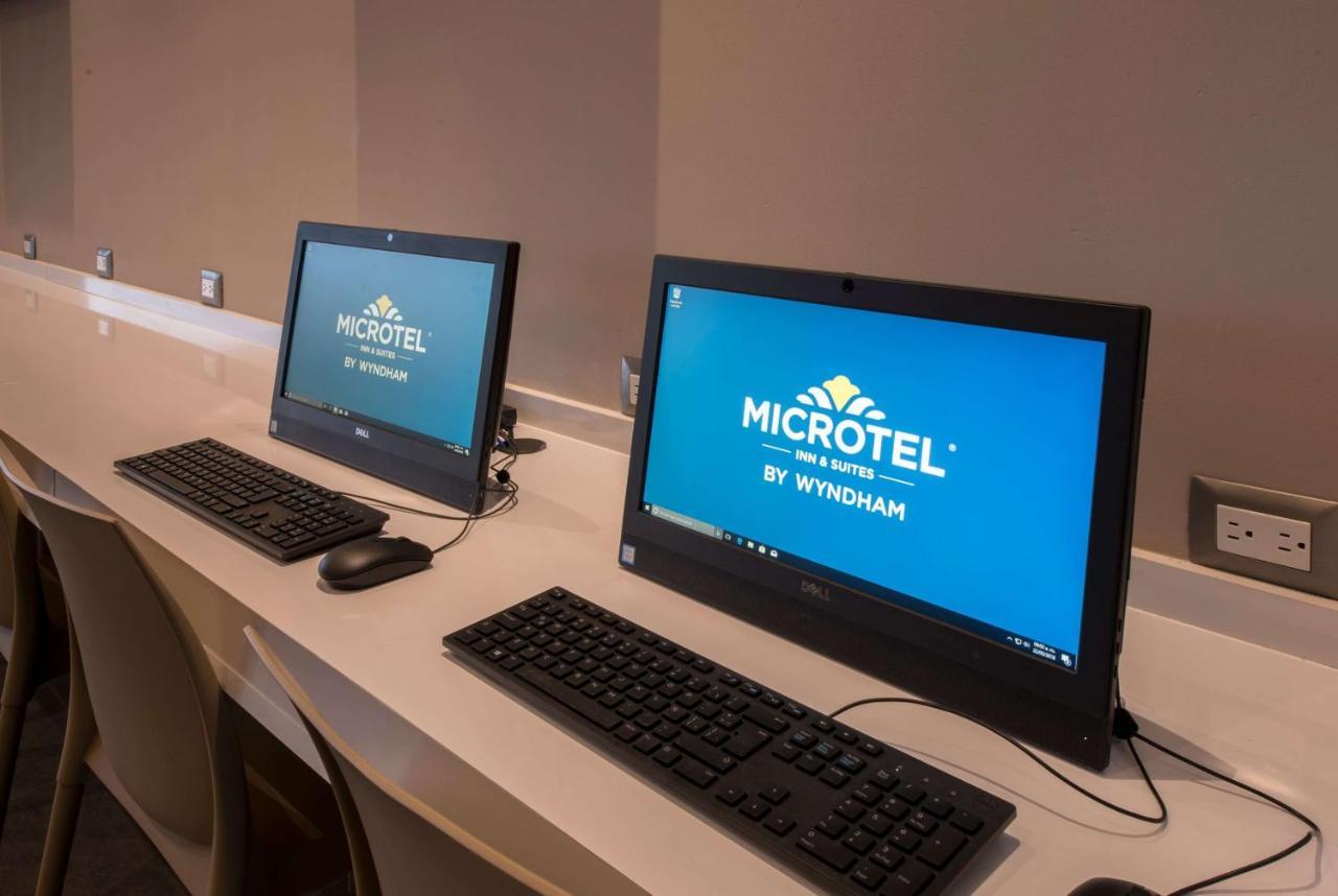 Microtel Inn & Suites By Wyndham Guadalajara Sur Palomar Exterior photo