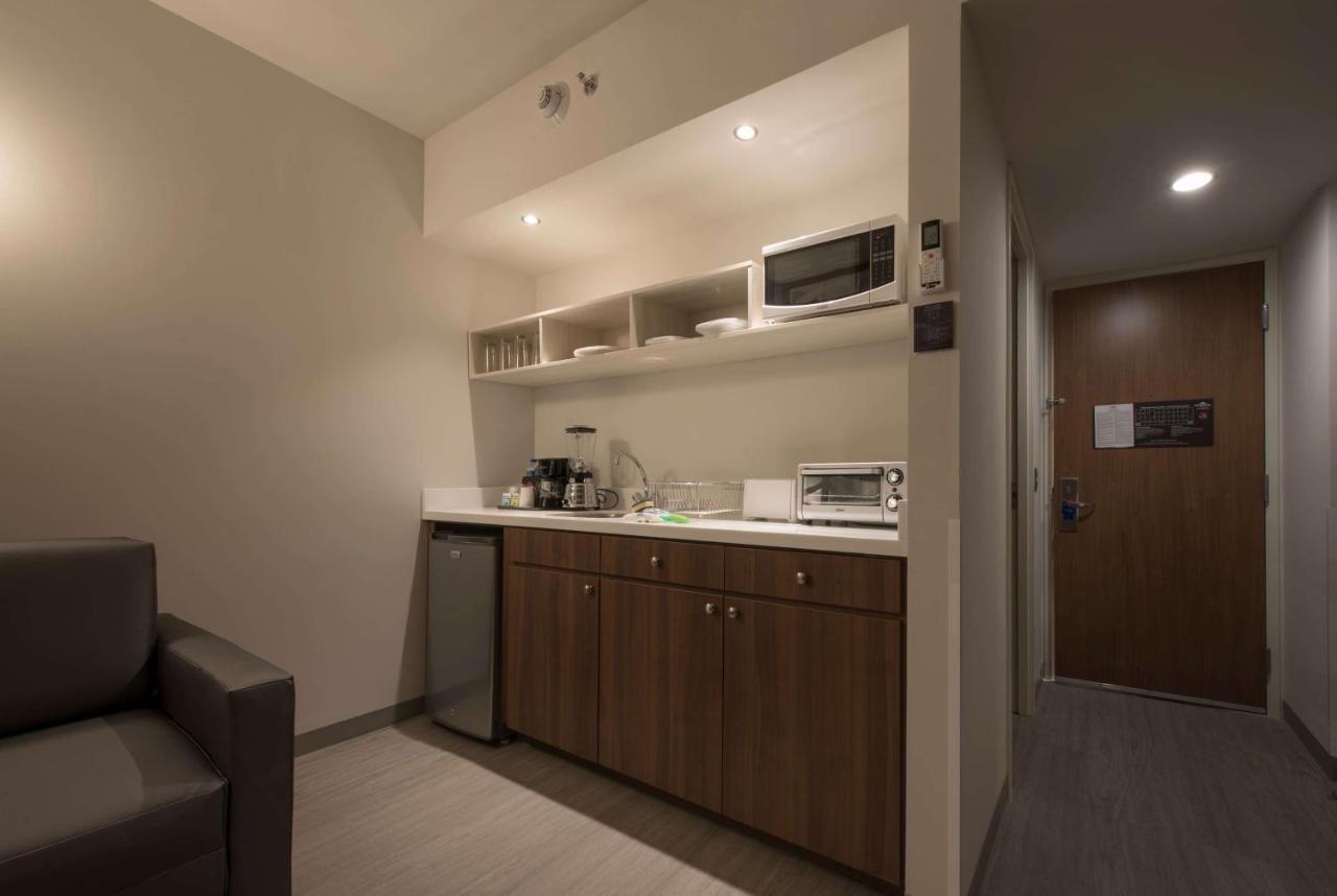 Microtel Inn & Suites By Wyndham Guadalajara Sur Palomar Exterior photo
